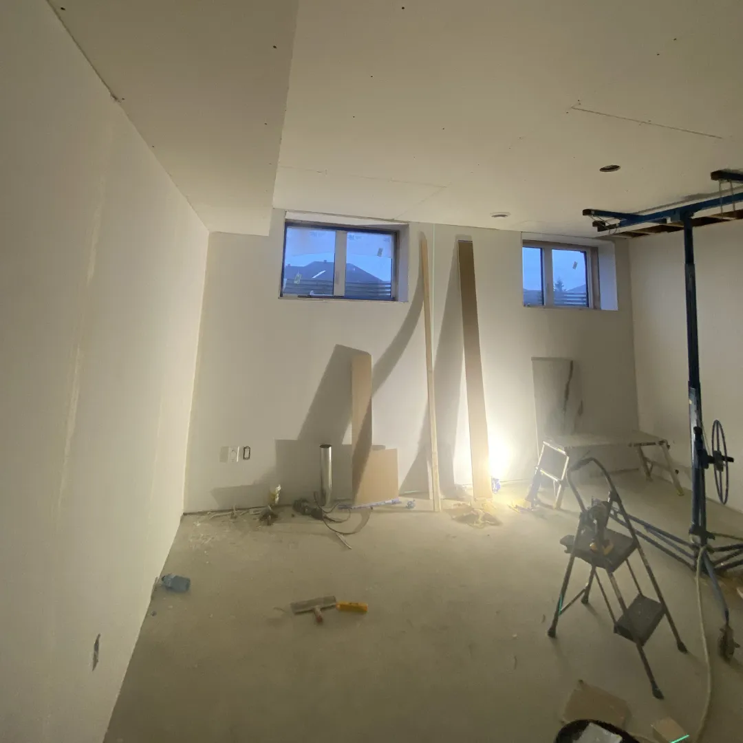 Drywall repair handyman service in Kanata Ontario